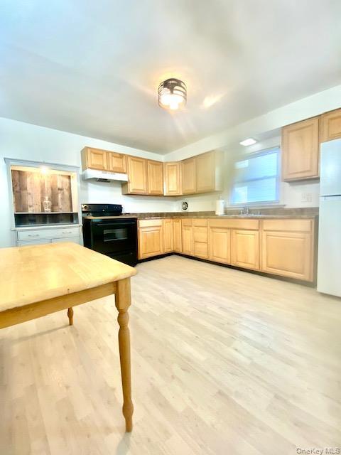 Building Photo - 15 Forge Hill Rd