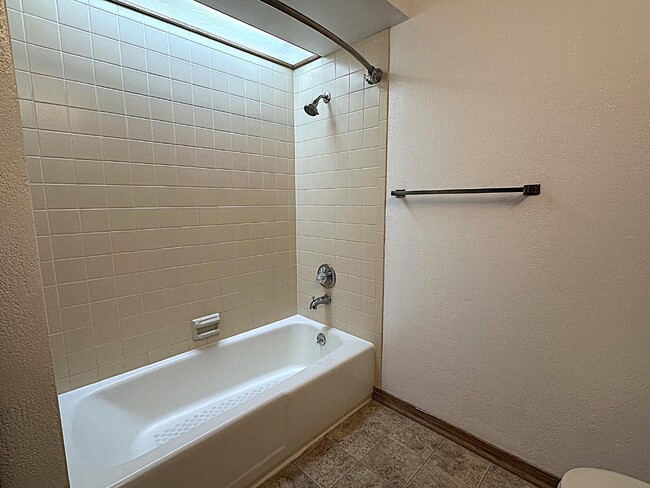 Building Photo - 8541 E Mount Vernon St