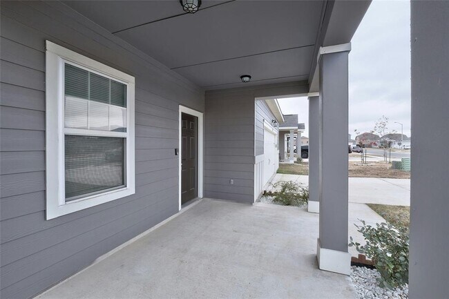 Building Photo - 140 Satsuma Ln