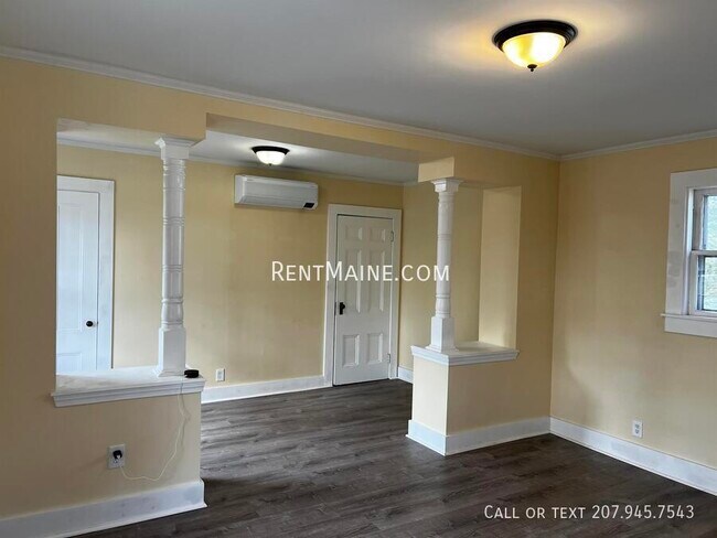 Building Photo - 92 Main Rd N