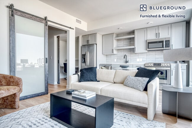 Building Photo - 140 W 10th Ave