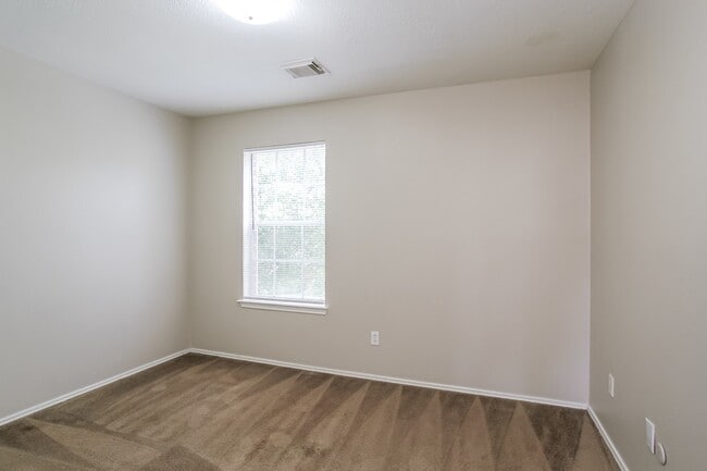 Building Photo - 5827 Clerkenwell Dr