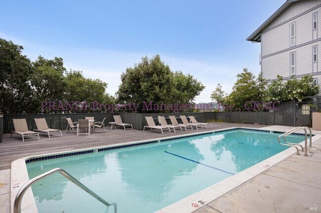 Building Photo - Resort Style Living in Prime Tiburon Location!