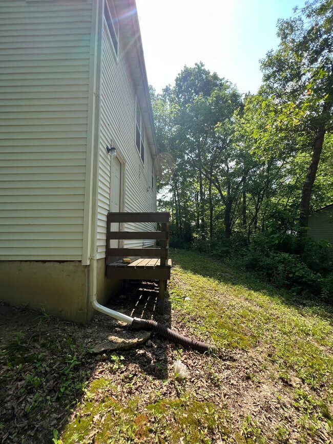 Building Photo - 615 Portsmouth Dr
