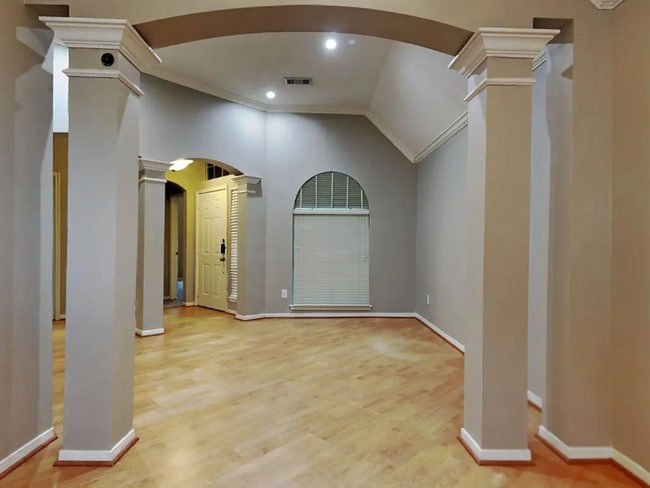 Building Photo - 31307 Baker lane Dr