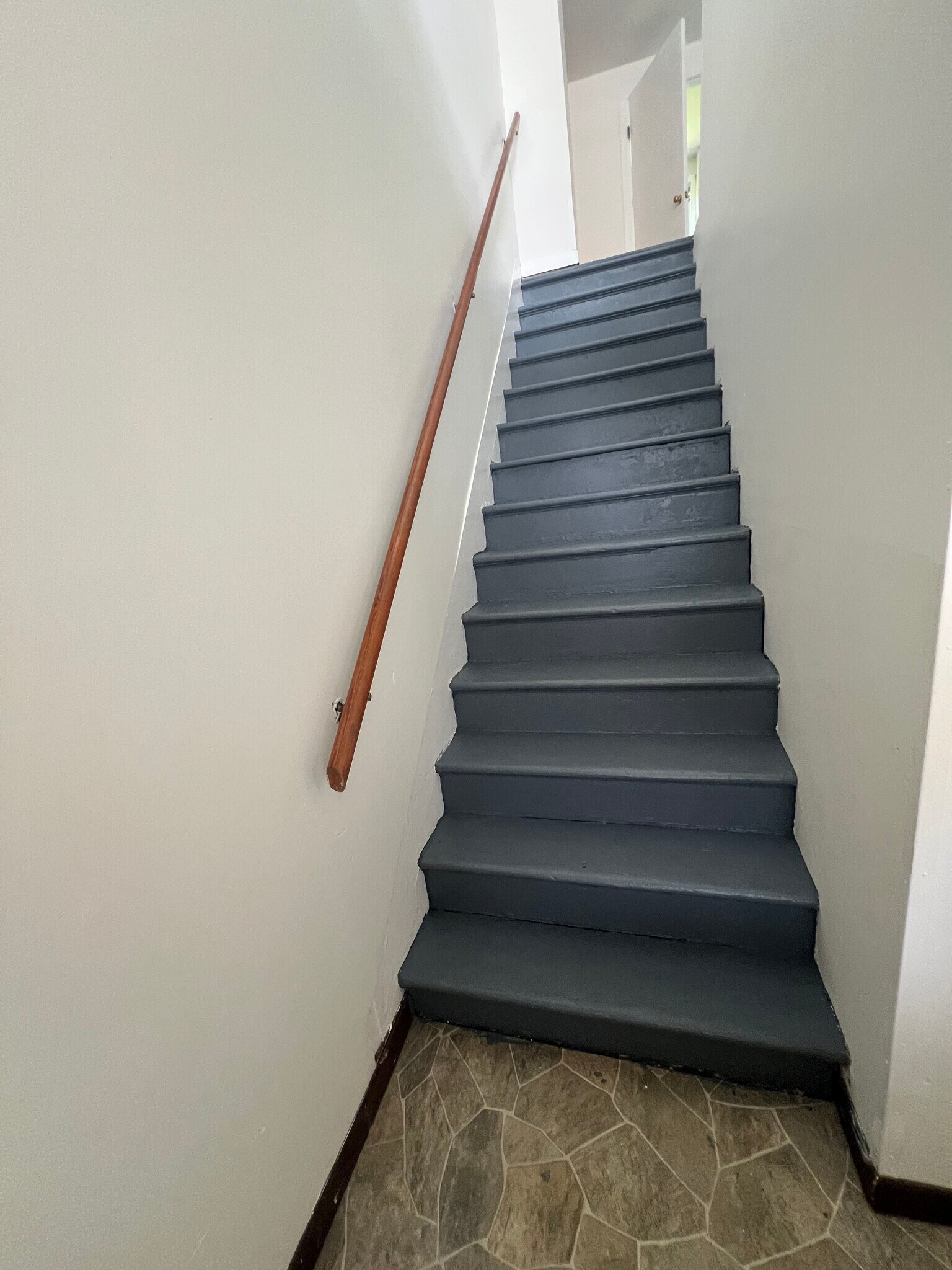 Building Photo - 234 River Dr