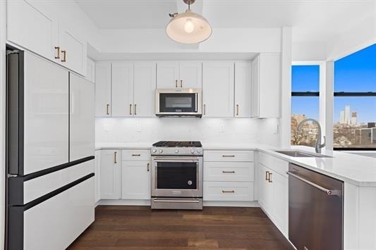 Building Photo - 300 Communipaw Ave