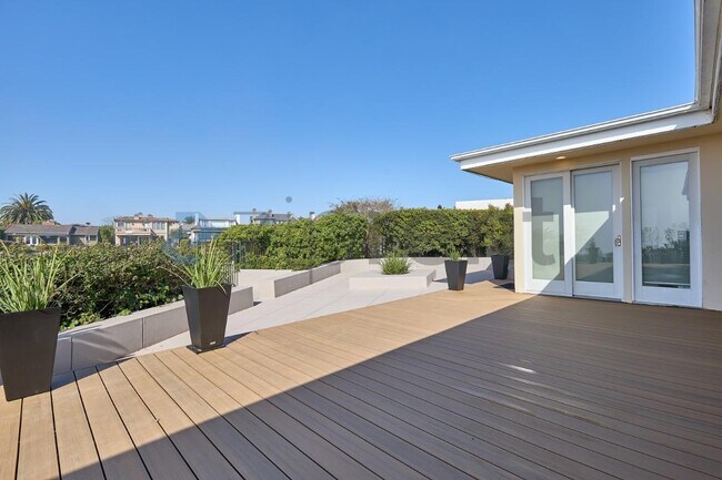 Building Photo - 227 Milford Dr