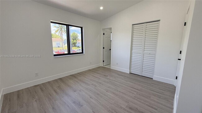 Building Photo - 20877 Snapper Pl