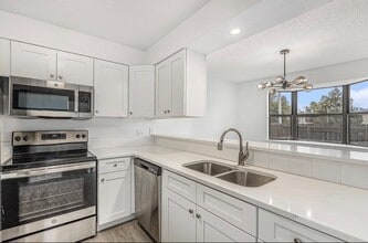 Building Photo - 8156 Washington St