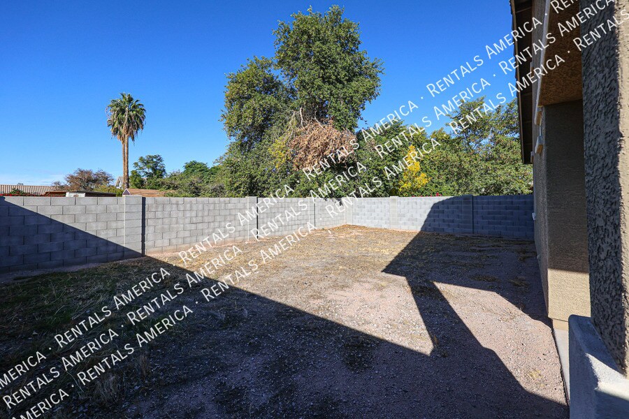 Building Photo - 7526 S 28th Pl