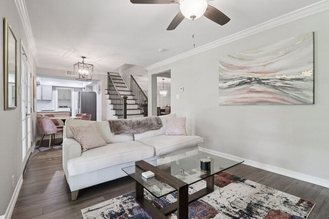 Building Photo - Beautifully Renovated Home with a Large Yard