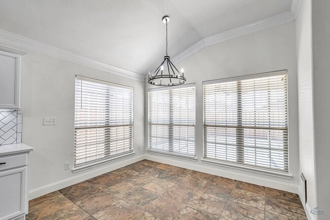 Building Photo - 410 E 97th St