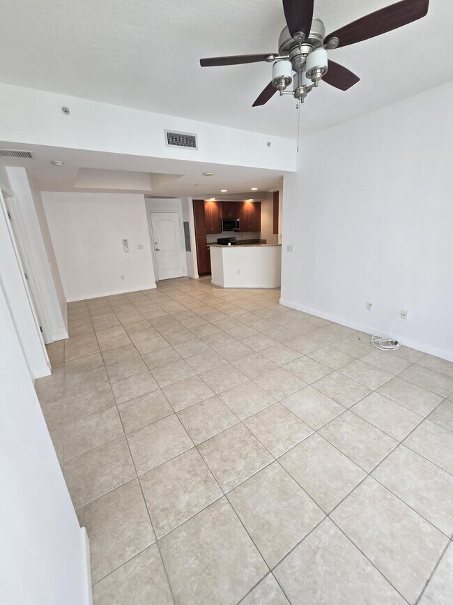 Building Photo - 801 S Olive Ave