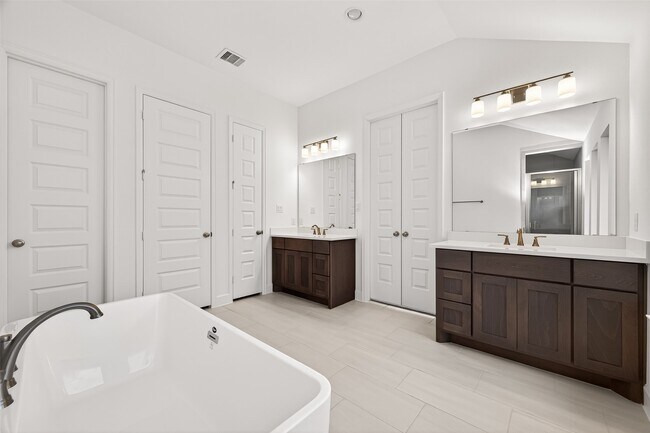 Building Photo - 29731 Brushy Gables Dr