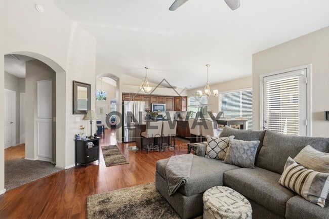 Building Photo - 1307 E Century Ave