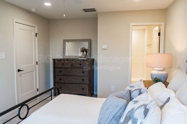 Building Photo - 6612 Johnbo way