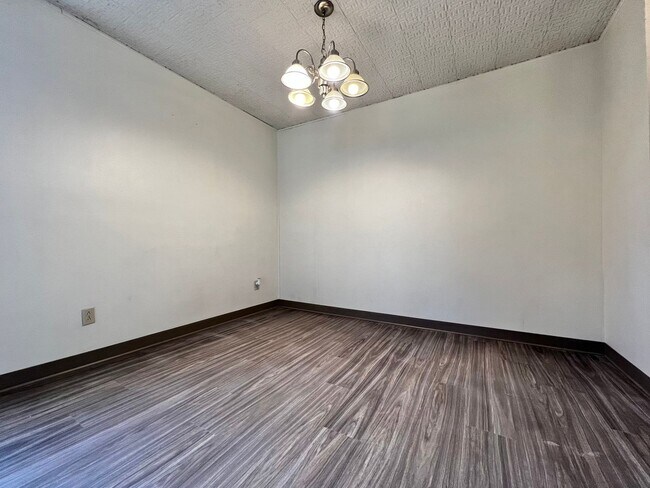 Building Photo - Ranch-Style 3 Bed, 1.5 Bath Home Near Avery Park in Fort Collins