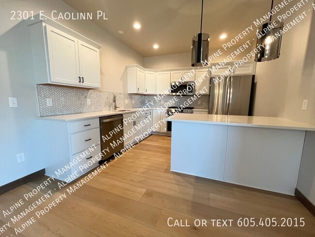 Building Photo - 2301 Caolinn Pl