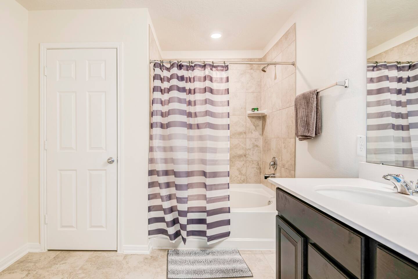 Master Bathroom (View 2) - 23314 Stahl Creeks Ln