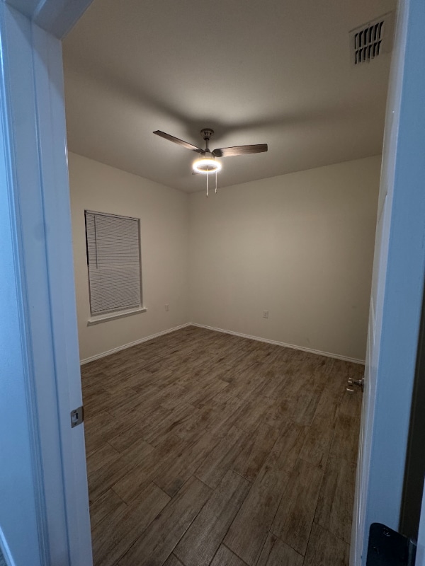 Building Photo - 2214 E Valley Cir