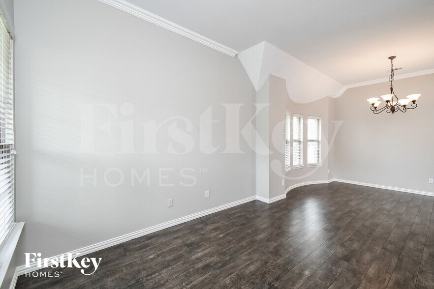 Building Photo - 5854 Cliff Ridge Dr