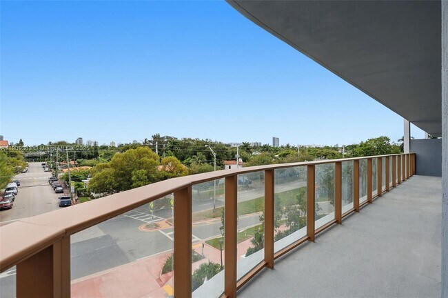 Building Photo - 3900 Alton Rd