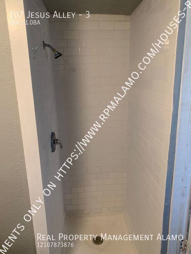 Building Photo - 107 Jesus Alley