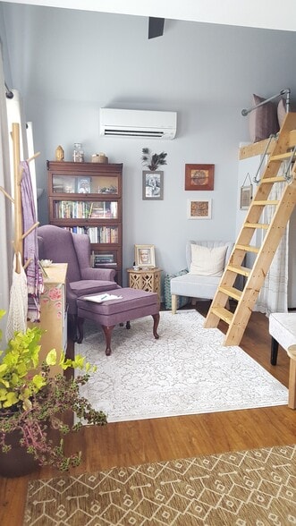 Building Photo - 11 W Windsor Ave