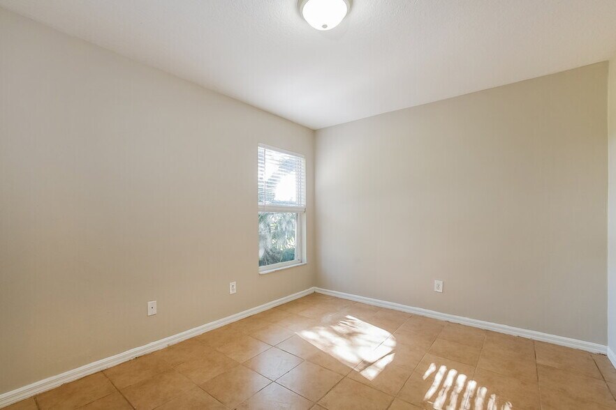 Building Photo - 232 Valley Edge Dr