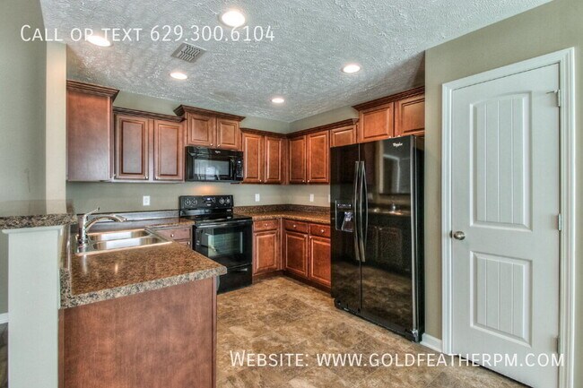 Building Photo - 3353 Tourmaline Dr