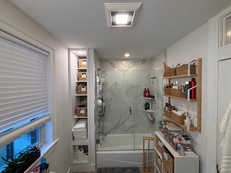 Bathroom - 623 Fitzwater St