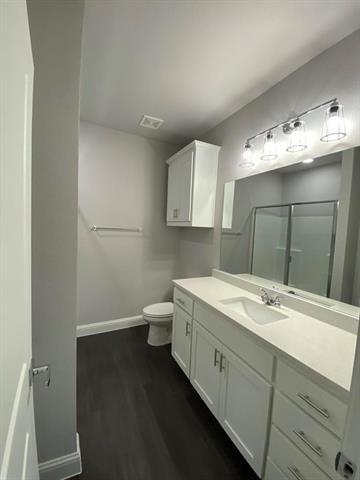 Building Photo - 106 W 17th Ave