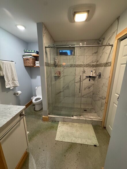 Building Photo - 361 S Winooski Ave