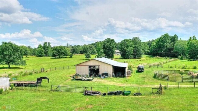 Building Photo - 333 GA-11