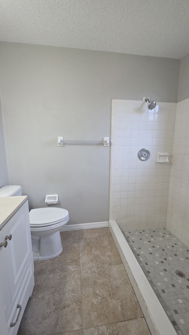 Building Photo - Palm Coast 4 Bedroom 2 Bath in the W Section