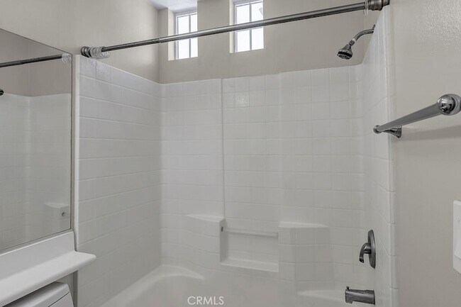 Building Photo - 210 Timberwood