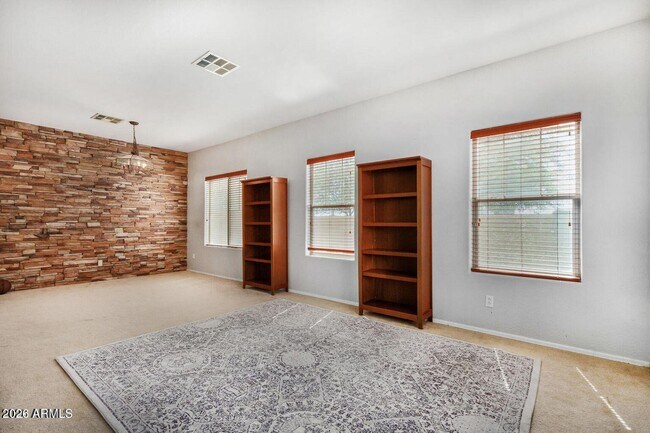 Building Photo - 939 E Sourwood Dr