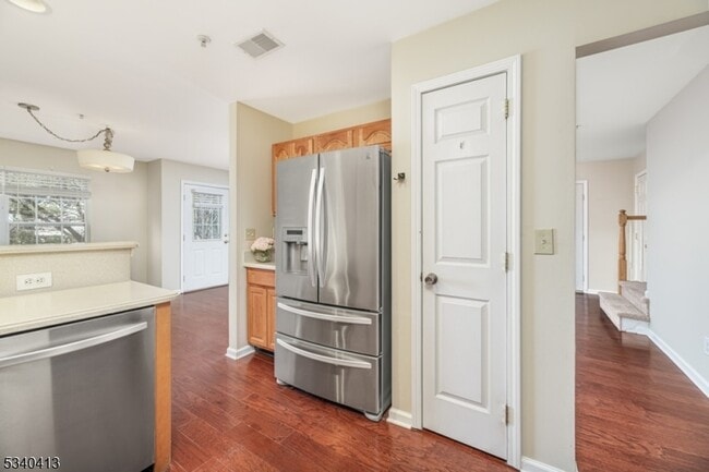 Building Photo - 902 Wendover Ct