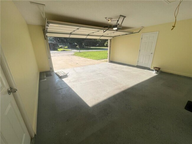 Building Photo - 500 Rivera Dr