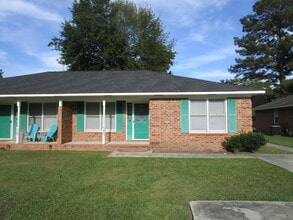 Building Photo - 1025 Jessamine Trail