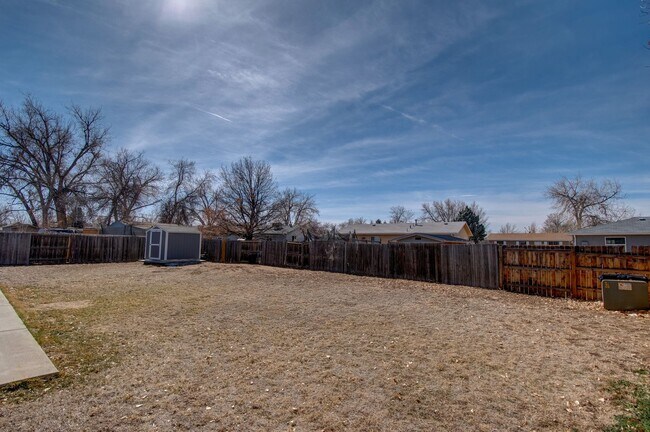 Building Photo - 5553 Crystal Way