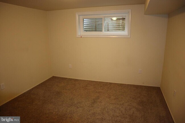 Building Photo - 10332 Watkins Mill Dr