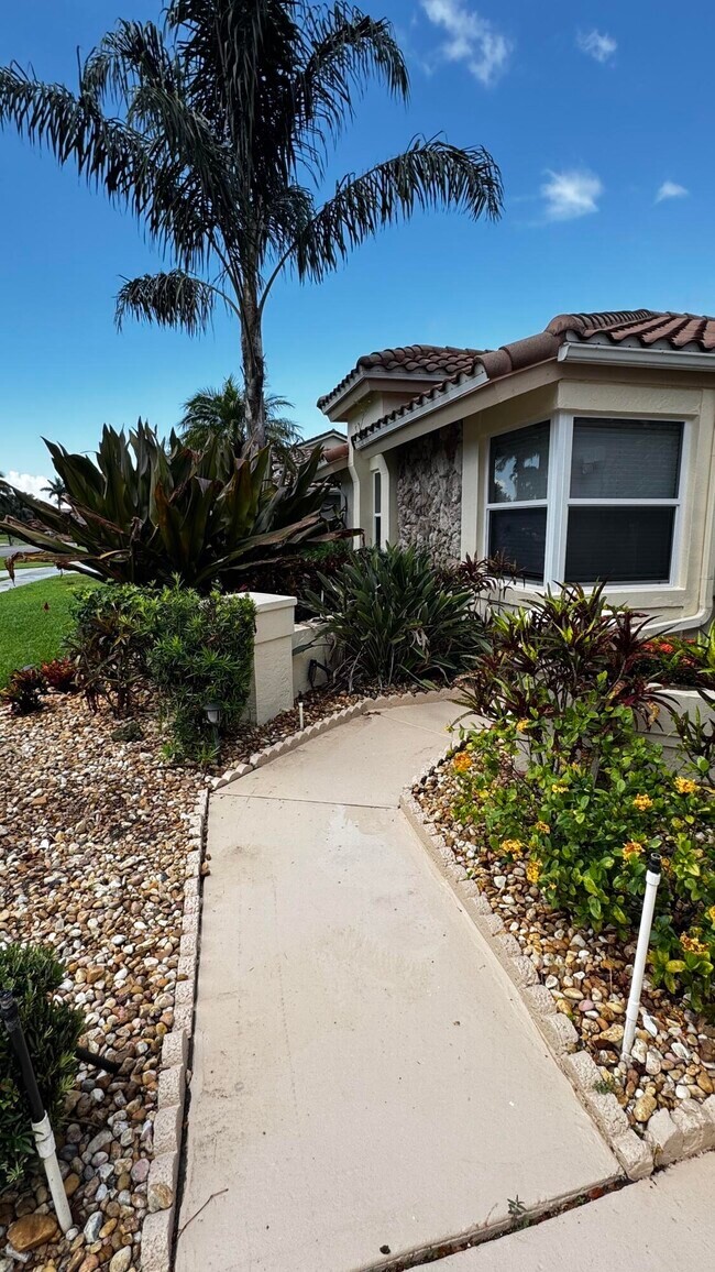 Building Photo - 11822 Island Lakes Ln
