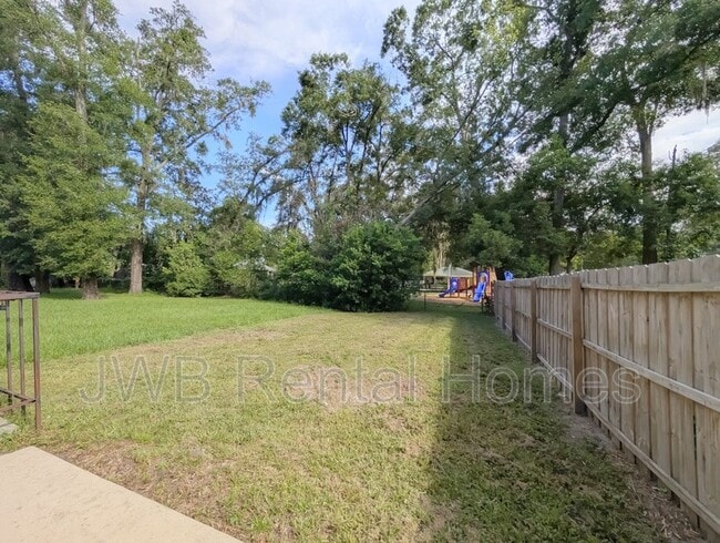 Building Photo - 7147 Alton Ave