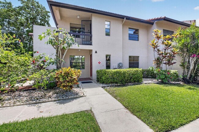 Building Photo - 9264 Vista Del Lago