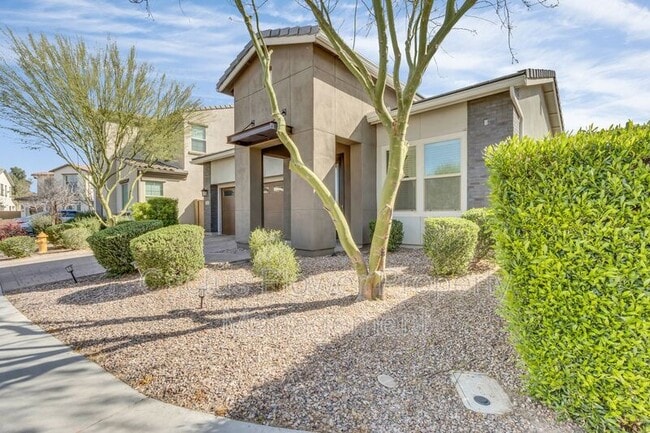 Building Photo - 45 N Iss Dr