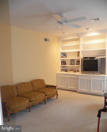 Building Photo - 2276 Southpoint Dr