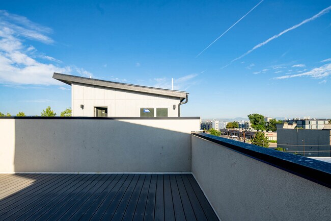 Building Photo - 3569 S Pennsylvania St