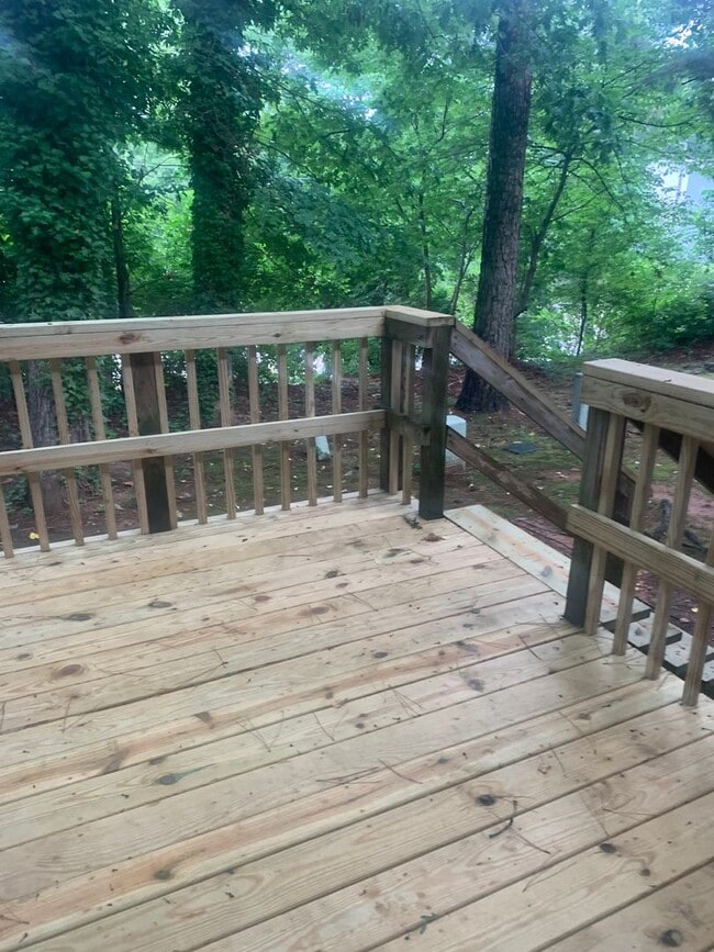 Building Photo - Great NW RALEIGH location-2 brm 2 bath ~ F...